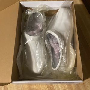 Klogs size 9 YOSEMITE